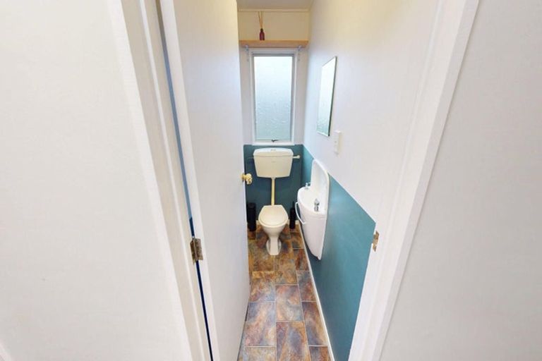 Photo of property in 2 Newton Place, Westbrook, Palmerston North, 4412