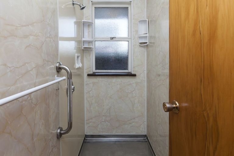 Photo of property in 45 Burnside Crescent, Burnside, Christchurch, 8053