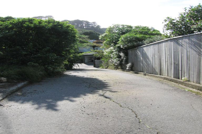 Photo of property in 17 Glenville Road, Karaka Bays, Wellington, 6022