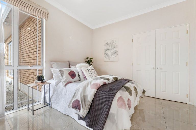 Photo of property in 35 Mccahill Views, Botany Downs, Auckland, 2010