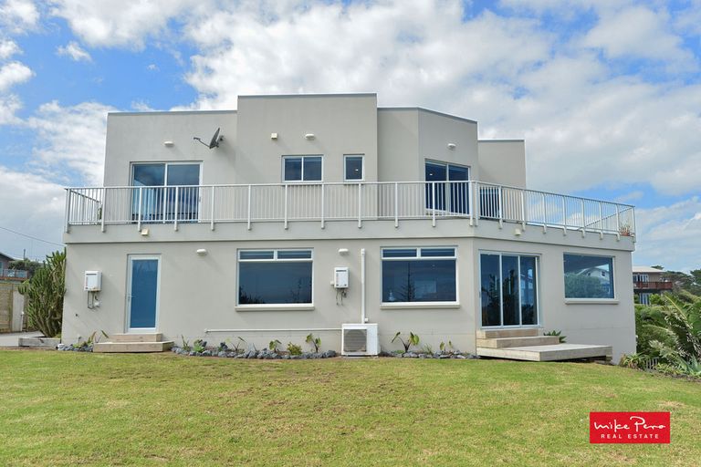 Photo of property in 20 Coates Avenue, Baylys Beach, Dargaville, 0377