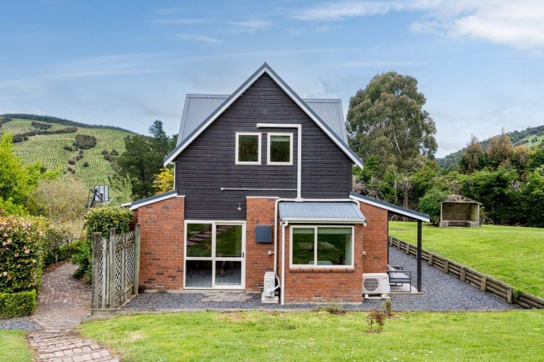 Photo of property in 292 Waipori Falls Road, Berwick, Outram, 9073