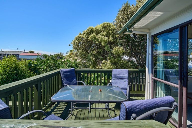 Photo of property in 8 Ross Grove, Paraparaumu, 5032