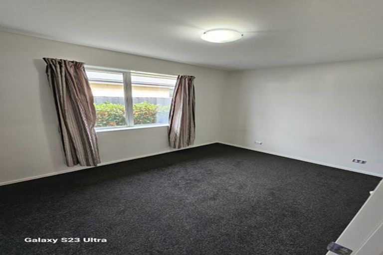 Photo of property in 86 Shillingford Boulevard, Rolleston, 7615