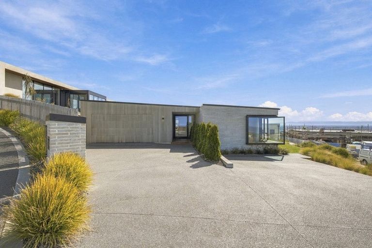 Photo of property in 19 Rauhea Lane, Clifton, Christchurch, 8081
