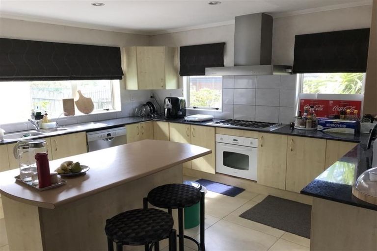 Photo of property in 22 Attymon Lane, East Tamaki, Auckland, 2016