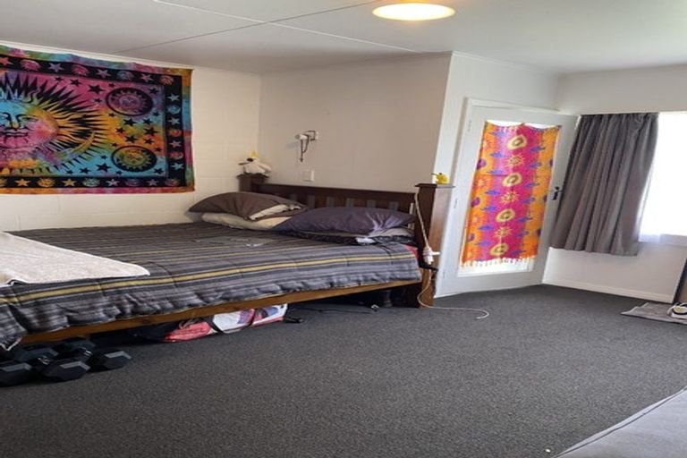 Photo of property in 138 Reynolds Street, Taita, Lower Hutt, 5011