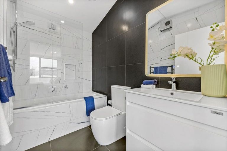 Photo of property in 3/14 Kerswill Place, Pakuranga, Auckland, 2010