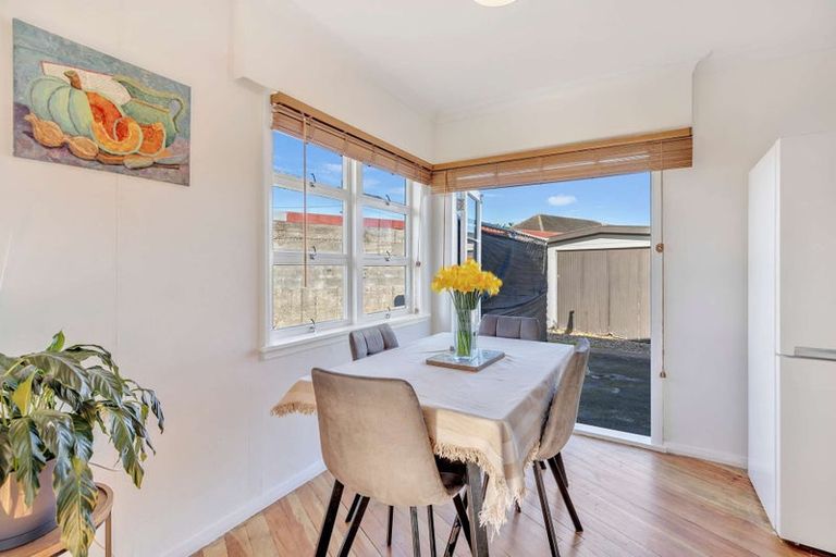 Photo of property in 13 Mako Mako Road, Levin, 5510