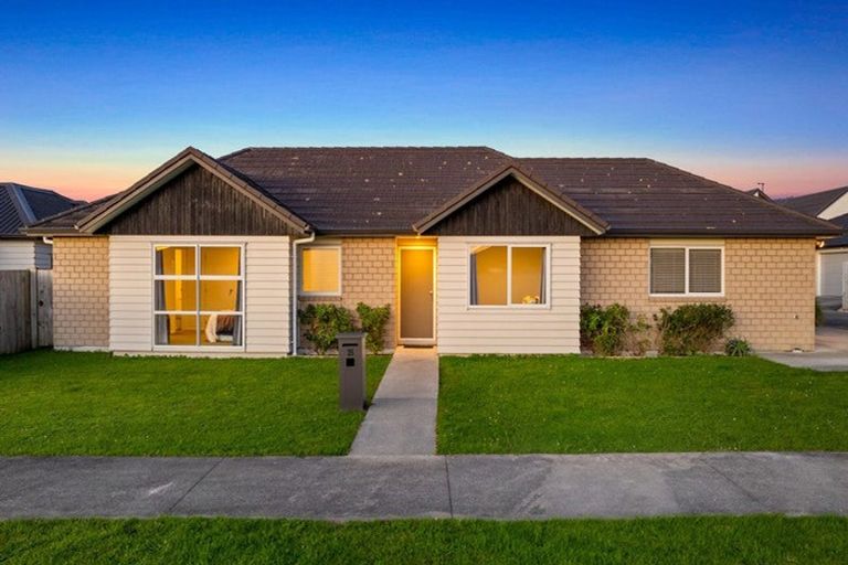 Photo of property in 35 Okawa Avenue, Papakura, 2110