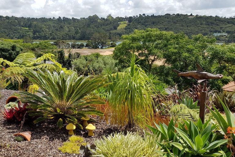 Photo of property in 215d Schnapper Rock Road, Schnapper Rock, Auckland, 0632