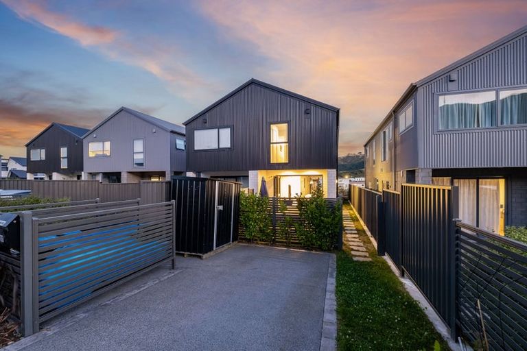 Photo of property in 11 Tokitoki Way, Kenepuru, Porirua, 5022