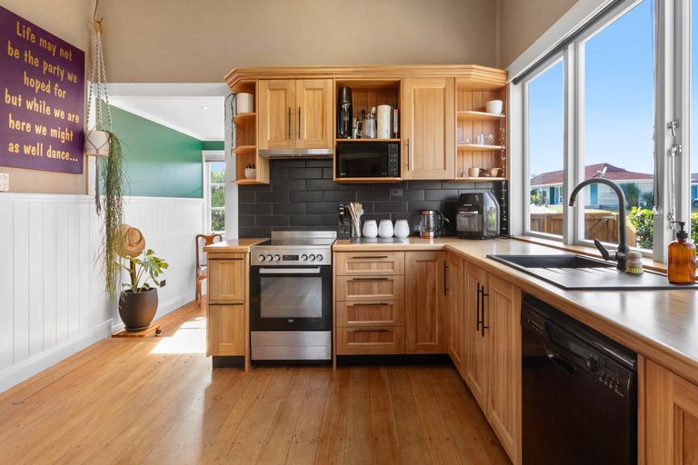 Photo of property in 8 Coronation Road, Morrinsville, 3300