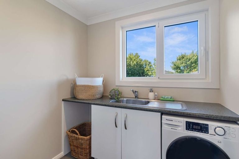 Photo of property in 16 Bateman Avenue, Bryndwr, Christchurch, 8053