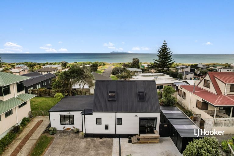 Photo of property in 19 Hanlen Avenue, Waihi Beach, 3611