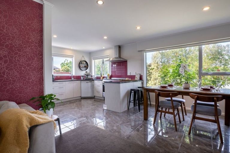 Photo of property in 5 Silverwood Place, Hornby, Christchurch, 8042