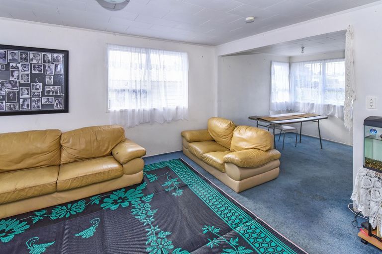 Photo of property in 14 Serrano Place, Clover Park, Auckland, 2023