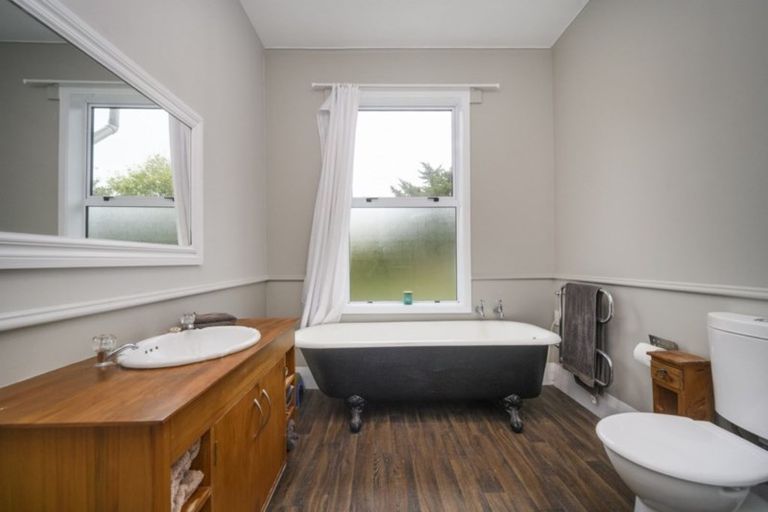 Photo of property in 37 Hammond Street, Bulls, 4818