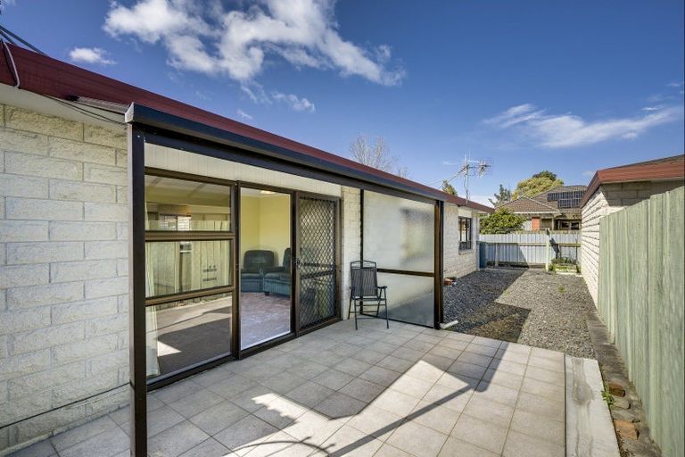 Photo of property in 2/52 Avondale Road, Taradale, Napier, 4112