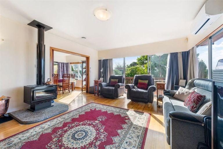 Photo of property in 11 Pamela Place, New Lynn, Auckland, 0600