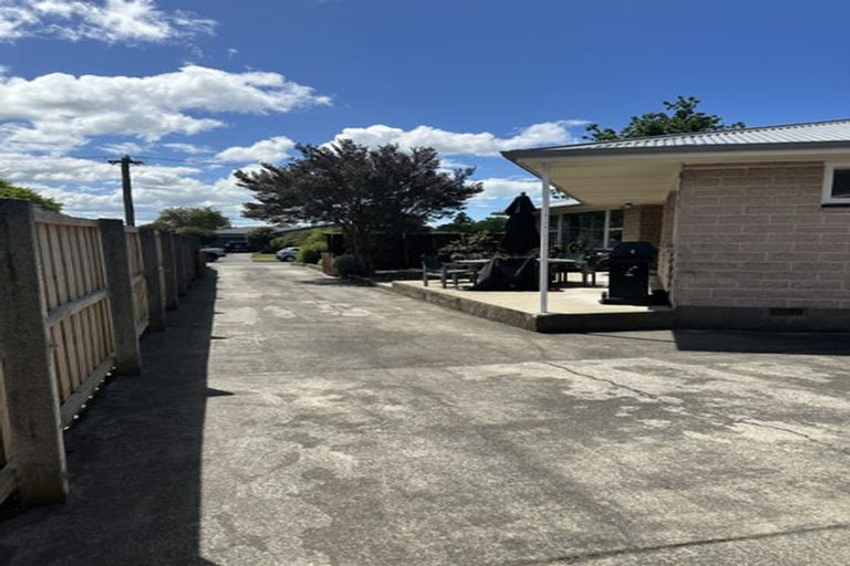 Photo of property in 16 Pimlico Place, Bishopdale, Christchurch, 8053