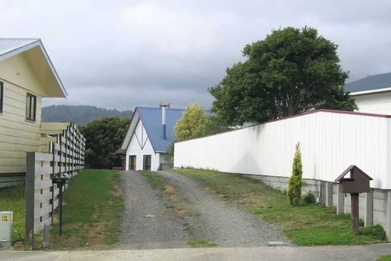 Photo of property in 7 Shaftesbury Grove, Stokes Valley, Lower Hutt, 5019