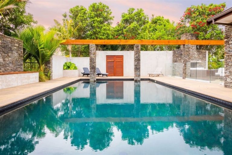 Photo of property in 361c Paremoremo Road, Paremoremo, Auckland, 0632