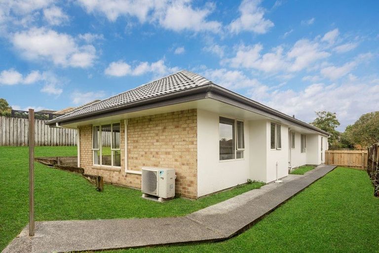Photo of property in 17 Cretian Crescent, Henderson, Auckland, 0612