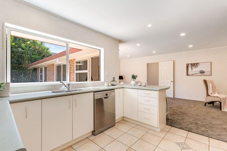 Photo of property in 10 Stewart Gibson Place, Manurewa, Auckland, 2105