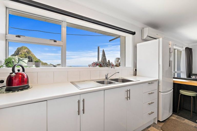 Photo of property in 27b Port View Crescent, Moturoa, New Plymouth, 4310