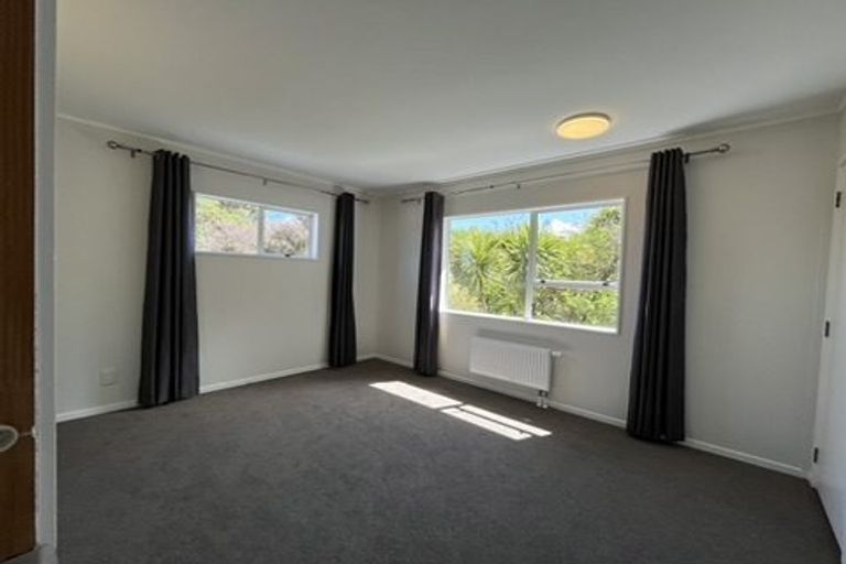 Photo of property in 25 Geoffrey Road, Torbay, Auckland, 0630
