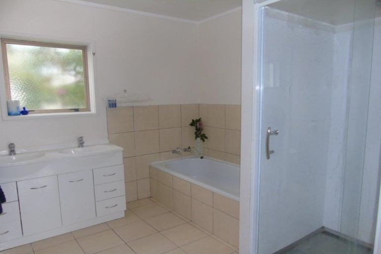 Photo of property in 2/25 Braithwaite Street, Karori, Wellington, 6012