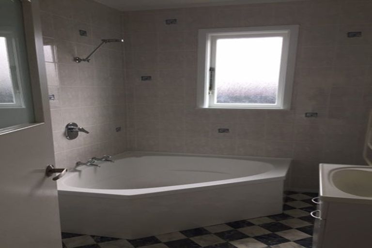 Photo of property in 126 The Parade, Paekakariki, 5034