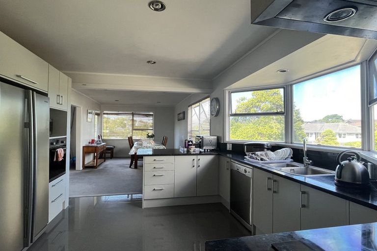 Photo of property in 25 Halberg Street, Glenfield, Auckland, 0629