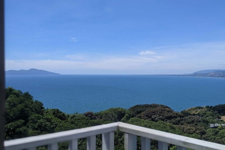 Photo of property in 19a Raroa Place, Pukerua Bay, 5026