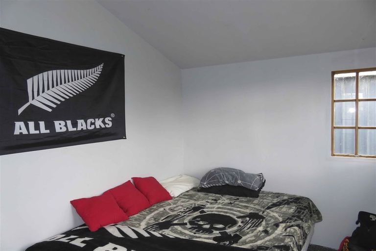 Photo of property in 12 Burns Street, Kew, Invercargill, 9812