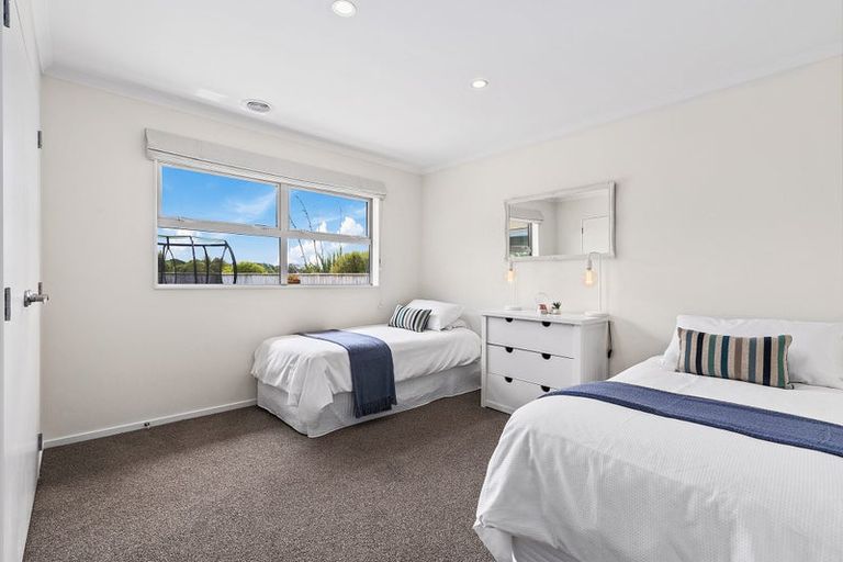 Photo of property in 12 Banks Boulevard, Whitby, Porirua, 5024