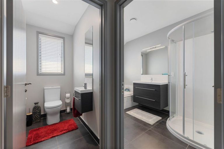 Photo of property in 8 Komahimahi Way, Motuoapa, 3382