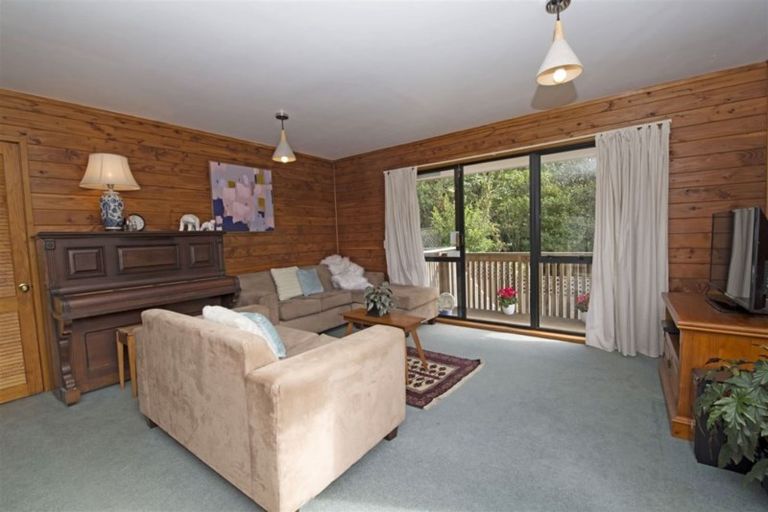 Photo of property in 2/4 James Scott Place, Te Atatu South, Auckland, 0602