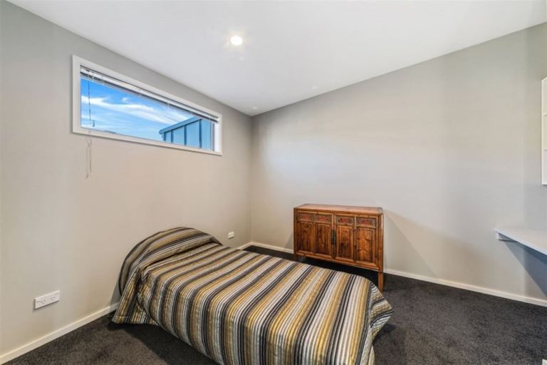 Photo of property in 148 Holly Road, St Albans, Christchurch, 8014