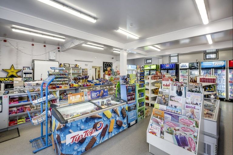 Photo of property in Baysbeds, 83 Shakespeare Road, Bluff Hill, Napier, 4110