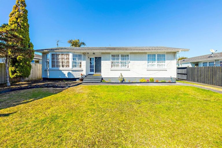 Photo of property in 3 Aarts Avenue, Manurewa, Auckland, 2102