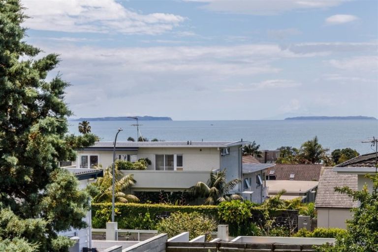 Photo of property in 8a Hauraki Road, Hauraki, Auckland, 0622