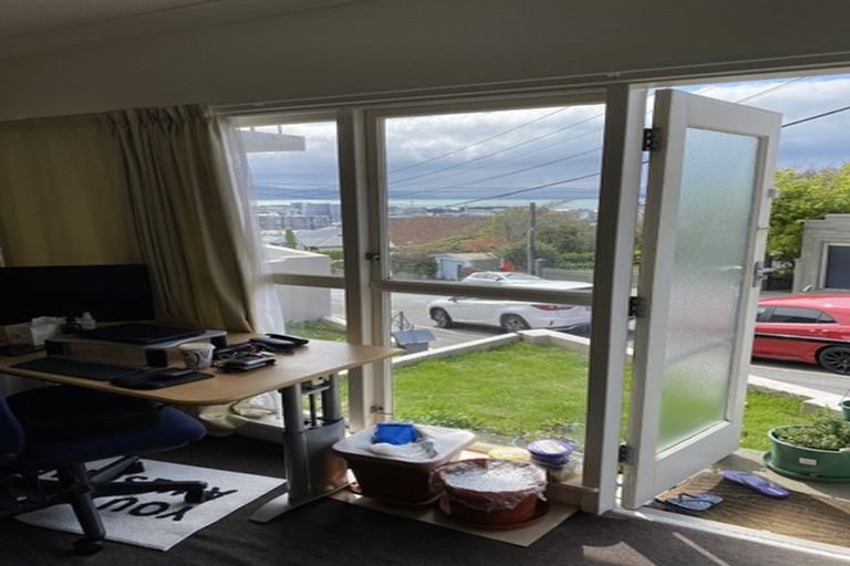 Photo of property in 76a Thompson Street, Mount Cook, Wellington, 6011