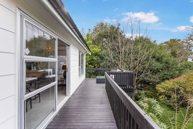 Photo of property in 2/225 Beach Haven Road, Beach Haven, Auckland, 0626