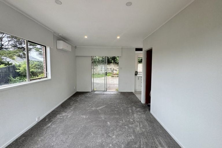 Photo of property in 1/38a Blakeborough Drive, Forrest Hill, Auckland, 0620
