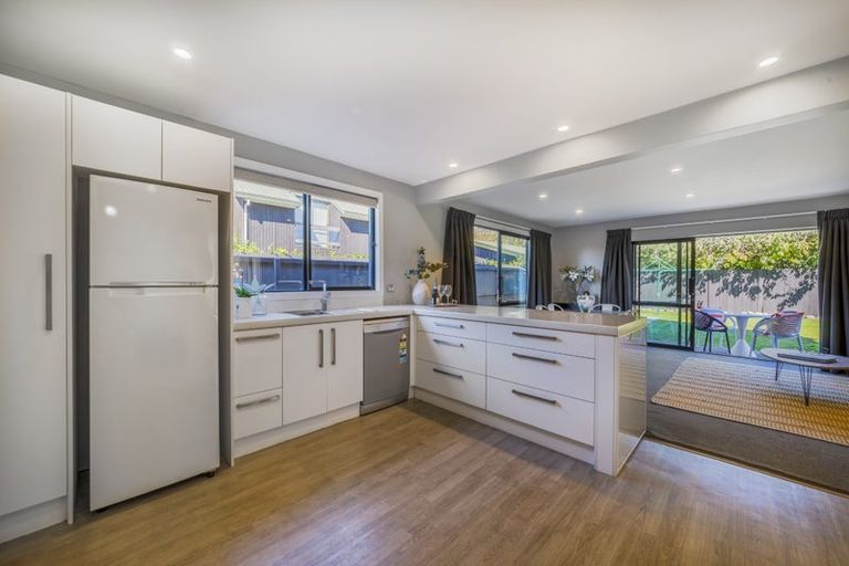 Photo of property in 17 Sayers Crescent, Ilam, Christchurch, 8041