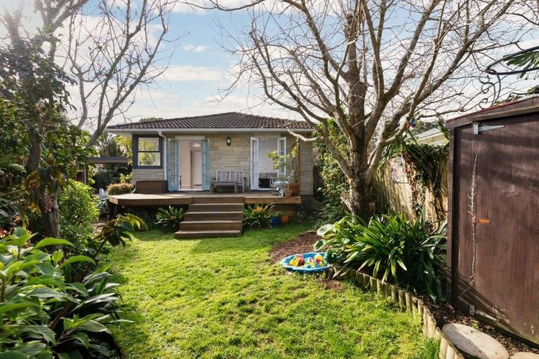 Photo of property in 1/28 Kea Place, Mangere Bridge, Auckland, 2022