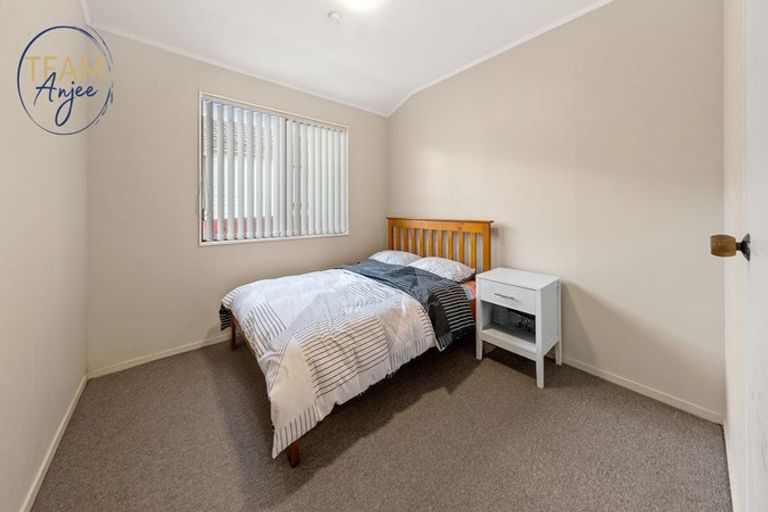 Photo of property in 2/24 Norrie Smith Avenue, Flat Bush, Auckland, 2023