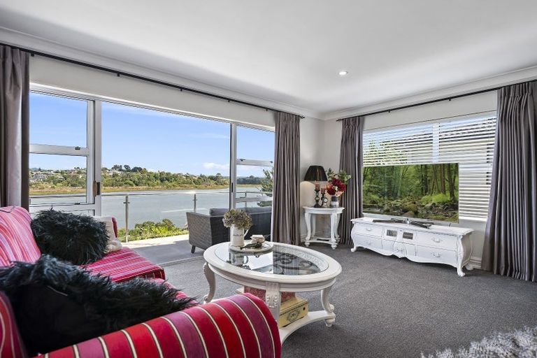 Photo of property in 28 Sunny Bay Road, Matua, Tauranga, 3110